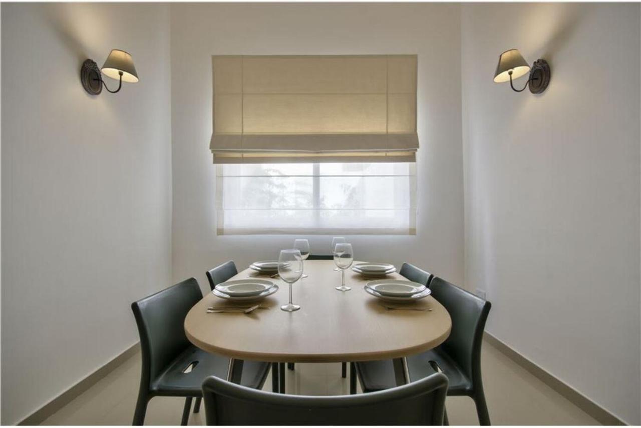Four Bedroom Typical Maltese Townhouse - One Minute Away From The Seafront Holiday home *