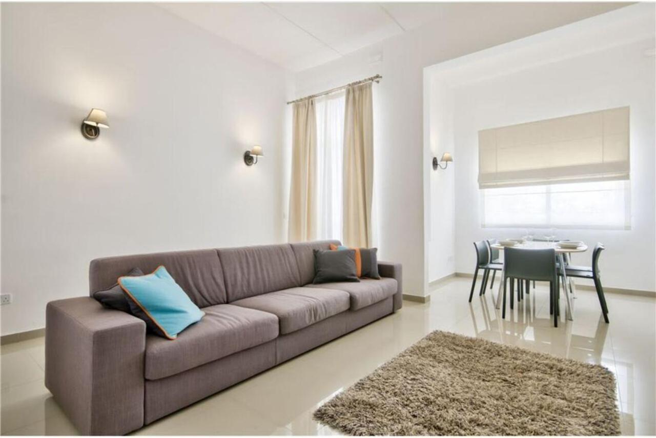 Holiday home Four Bedroom Typical Maltese Townhouse - One Minute Away From The Seafront *
